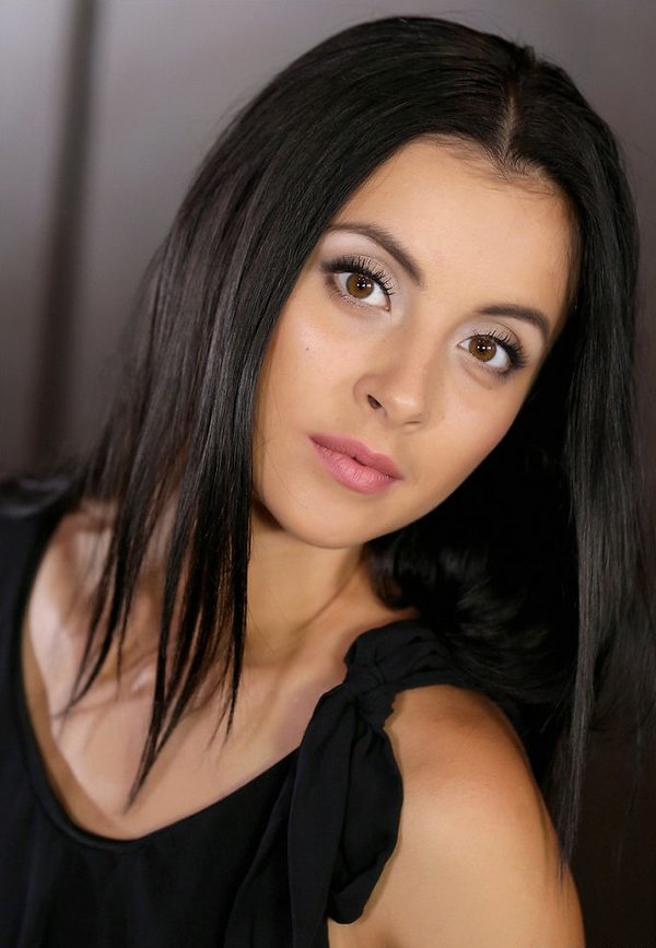 Еленка, 33